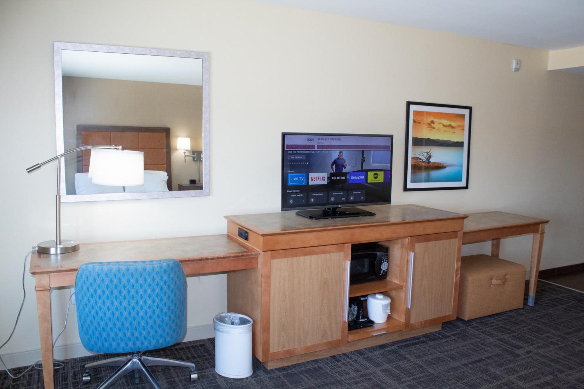 Hampton Inn & Suites Big Rapids, Mi Bagian luar foto