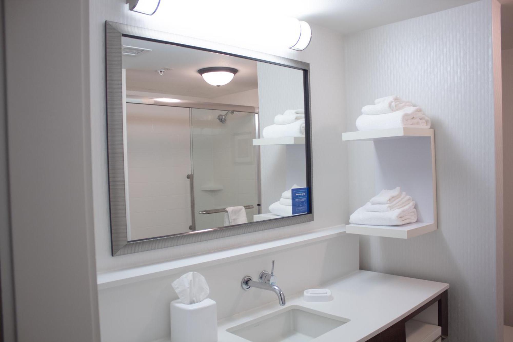 Hampton Inn & Suites Big Rapids, Mi Bagian luar foto