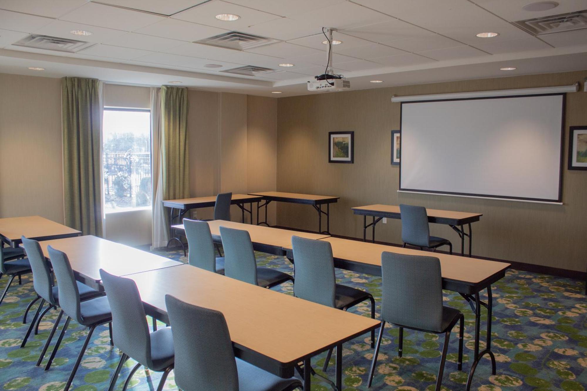 Hampton Inn & Suites Big Rapids, Mi Bagian luar foto