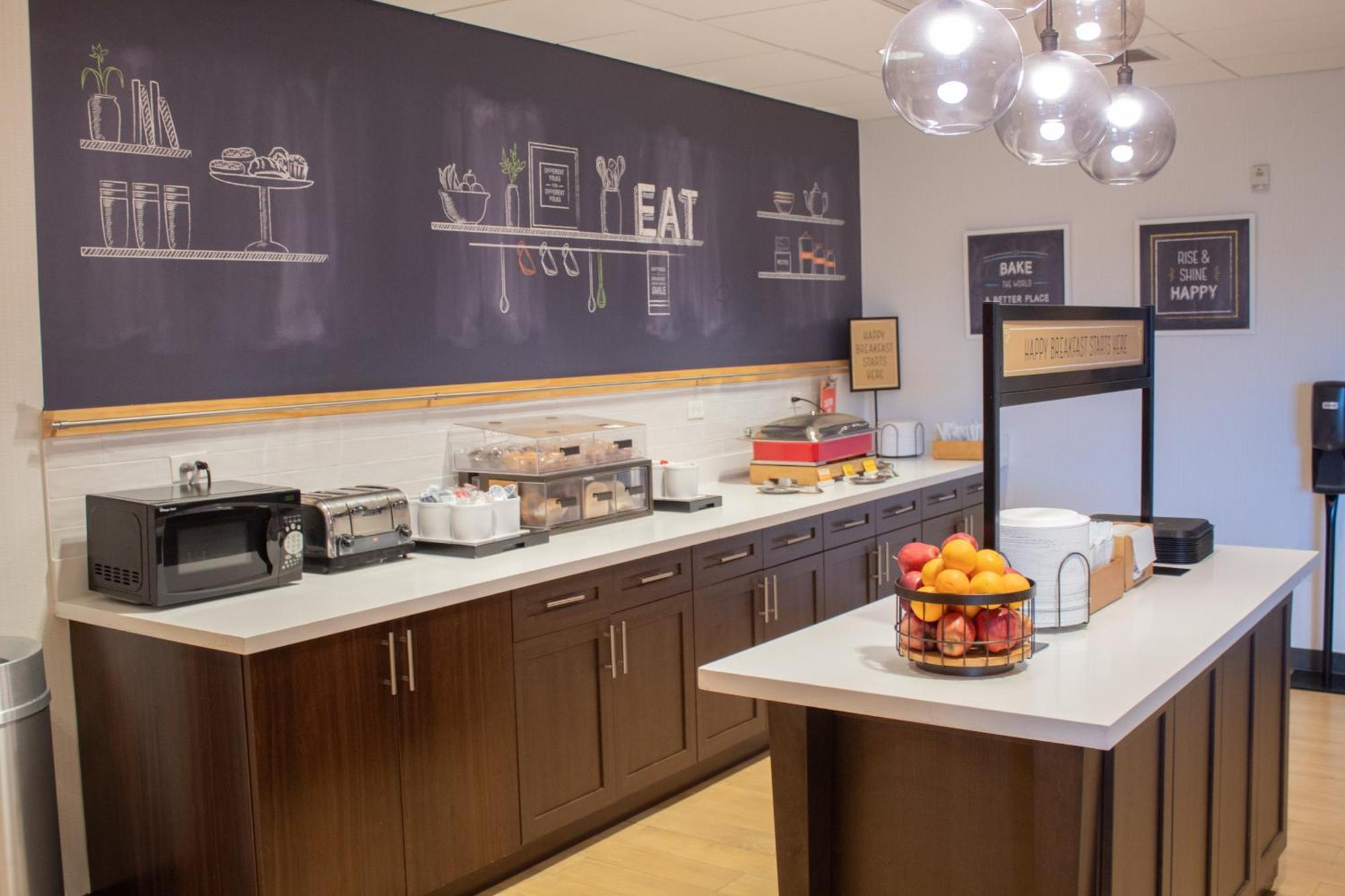 Hampton Inn & Suites Big Rapids, Mi Bagian luar foto