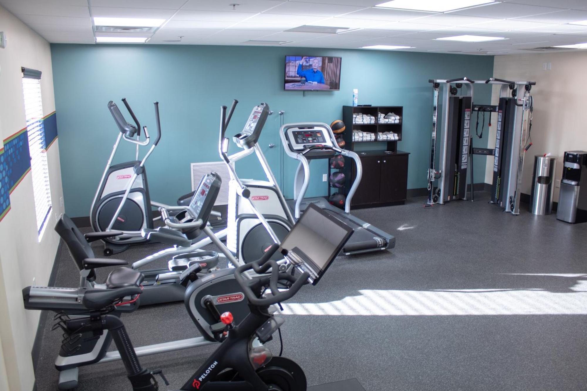 Hampton Inn & Suites Big Rapids, Mi Bagian luar foto